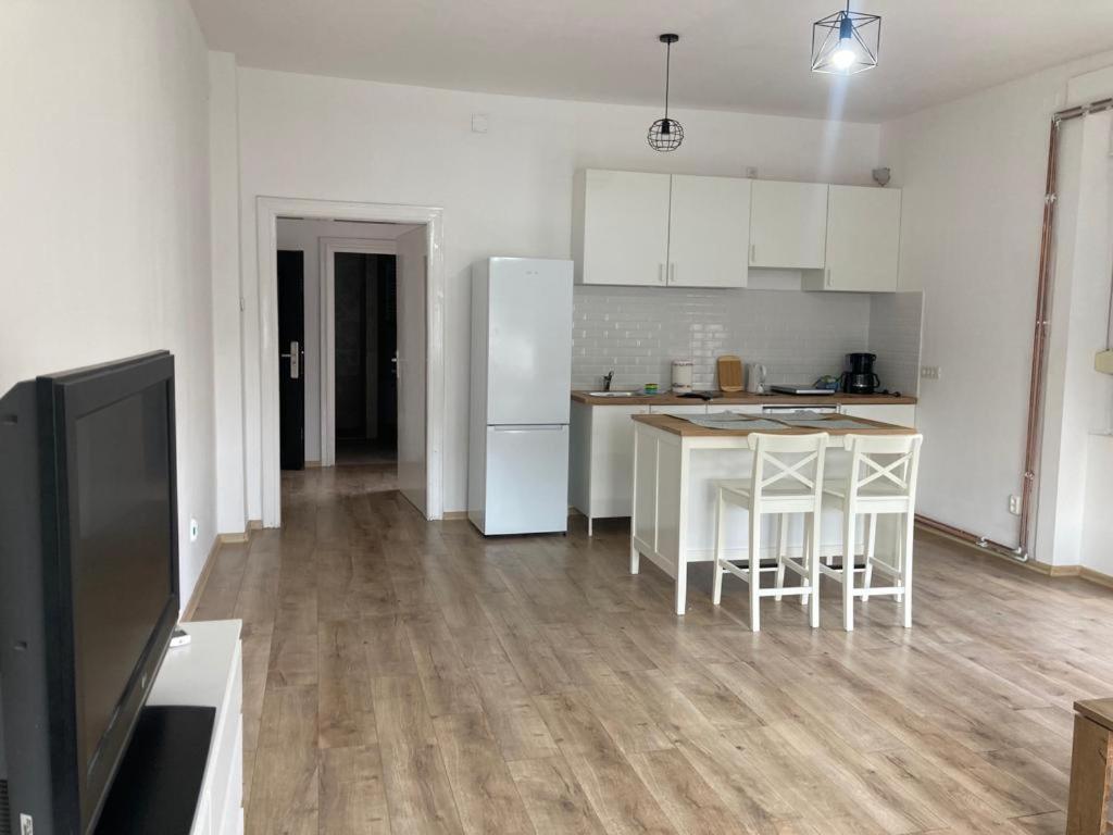 Tim Medina Apartment *